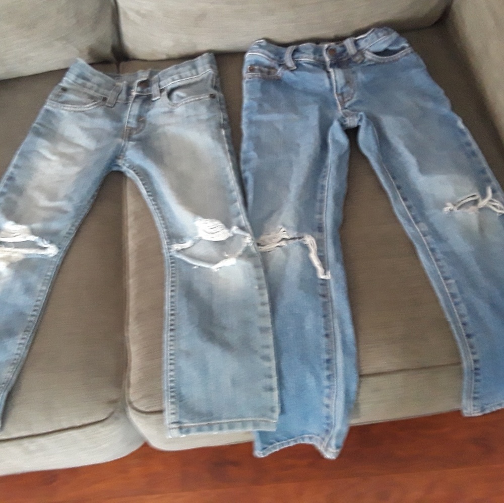 💚💜SOLD💚💜4 pairs of boys play jeans